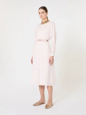Ausgestelltes Kleid aus Cady, rosa