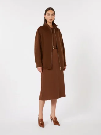 Ausgestelltes Kleid aus Cady, schokoladenbraun