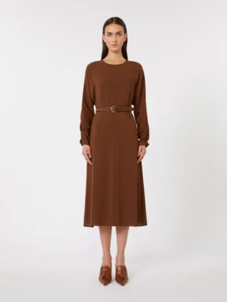 Ausgestelltes Kleid aus Cady, schokoladenbraun