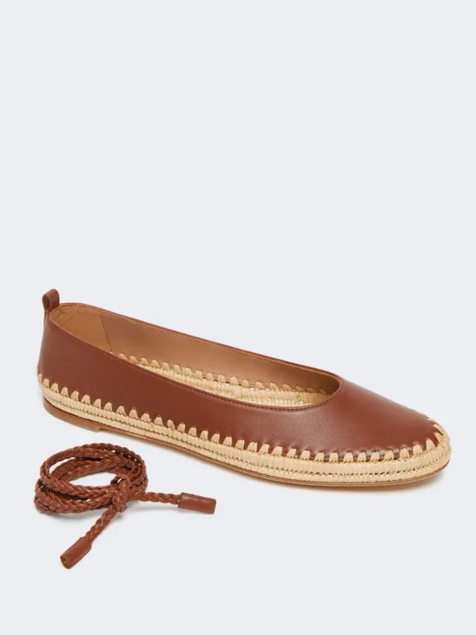 Ballerinas aus Nappa und Raffia, tabakfarben Ballerinas aus Nappa und Raffia, tabakfarben