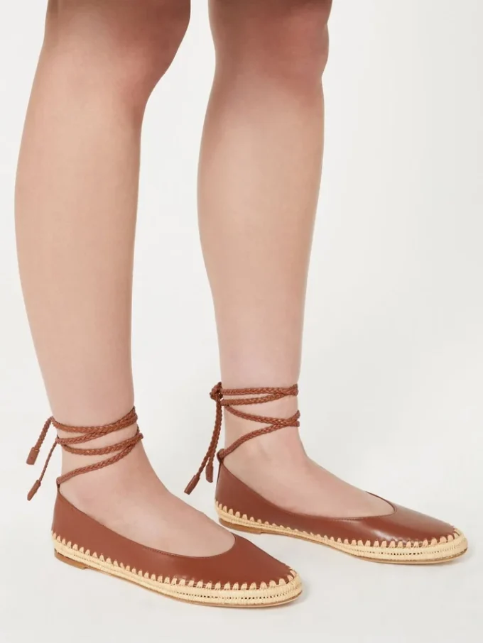 Ballerinas aus Nappa und Raffia, tabakfarben Ballerinas aus Nappa und Raffia, tabakfarben