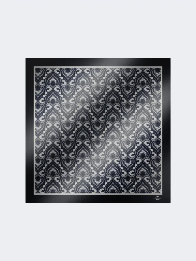 Bedrucktes quadratisches Seidenfoulard, marineblau Bedrucktes quadratisches Seidenfoulard, marineblau
