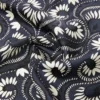 Bedrucktes quadratisches Seidenfoulard, marineblau Bedrucktes quadratisches Seidenfoulard, marineblau