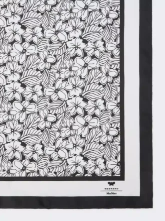 Bedrucktes Seidenfoulard, optisches Weiß