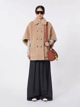 Cape aus Alpaka- und Kaschmir-Teddy-Stoff, beige