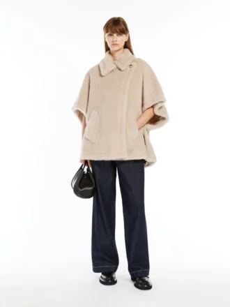 Cape aus Alpaka- und Woll-Teddy-Stoff, beige