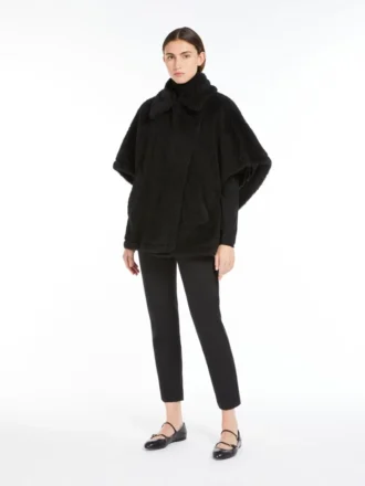 Cape aus Alpaka- und Woll-Teddy-Stoff, schwarz