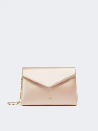 Clutch aus Viskose und Seidensatin, puderfarben