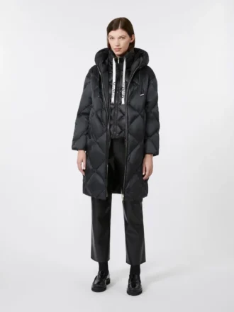 Daunenjacke aus schillerndem, wasserabweisendem Stoff, schwarz