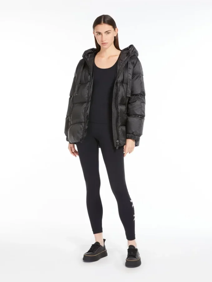 Daunenjacke aus wasserabweisendem Canvas, schwarz Daunenjacke aus wasserabweisendem Canvas, schwarz