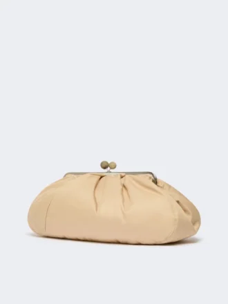 Extra große, gepolsterte Pasticcino-Tasche aus technischem Gabardine, beige