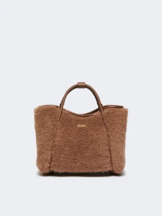Extra kleine Tasche aus Teddy-Stoff in Marineblau, Farbe: Camel