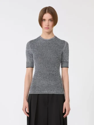 Kurzärmeliger Pullover aus Viskose-Mesh, weiß-schwarz
