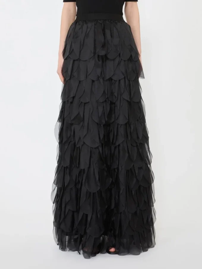 Langer Rock mit Blütenblättern aus Seidenorganza, schwarz Langer Rock mit Blütenblättern aus Seidenorganza, schwarz