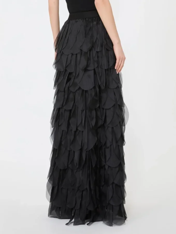 Langer Rock mit Blütenblättern aus Seidenorganza, schwarz Langer Rock mit Blütenblättern aus Seidenorganza, schwarz