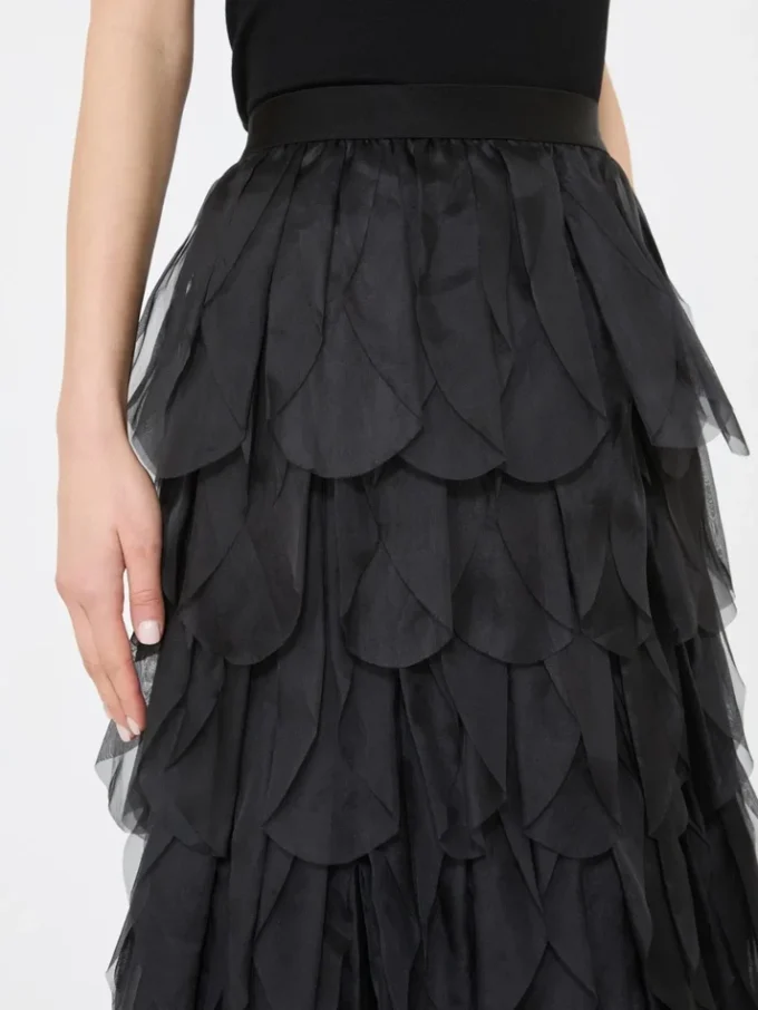 Langer Rock mit Blütenblättern aus Seidenorganza, schwarz Langer Rock mit Blütenblättern aus Seidenorganza, schwarz