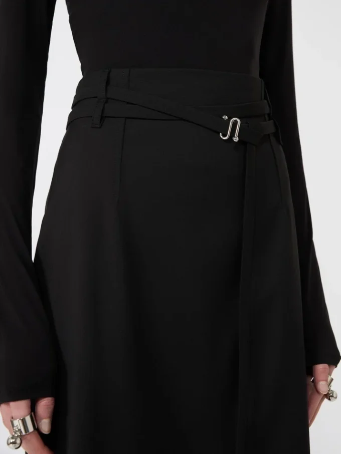 Langer Wollrock mit Gürtel, schwarz Langer Wollrock mit Gürtel, schwarz