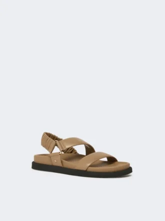 Ledersandalen, Mud