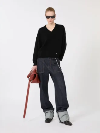 Locker sitzender Pullover aus Wolle und Kaschmir, schwarz