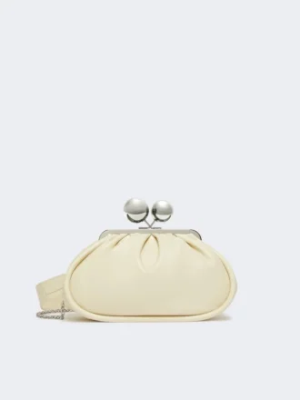 Mittlere Pasticcino-Tasche aus glänzendem Nappaleder, elfenbeinfarben Mittlere Pasticcino-Tasche aus glänzendem Nappaleder, elfenbeinfarben