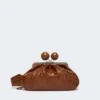 Mittlere Pasticcino-Tasche aus Leder mit Krokodilprägung, rotbraun Mittlere Pasticcino-Tasche aus Leder mit Krokodilprägung, rotbraun