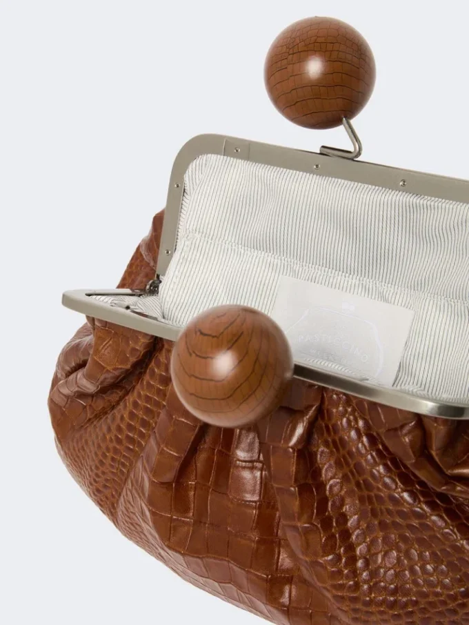 Mittlere Pasticcino-Tasche aus Leder mit Krokodilprägung, rotbraun Mittlere Pasticcino-Tasche aus Leder mit Krokodilprägung, rotbraun