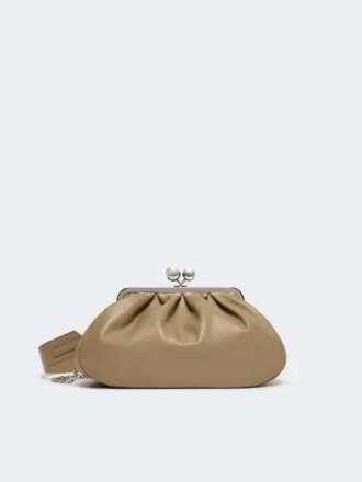 Mittlere Pasticcino-Tasche aus Schafsleder, taubengrau