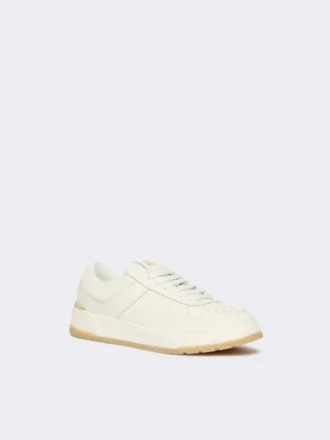 Niedrige Sneaker aus getrommeltem Leder, weiß
