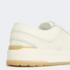 Niedrige Sneaker aus getrommeltem Leder, weiß Niedrige Sneaker aus getrommeltem Leder, weiß