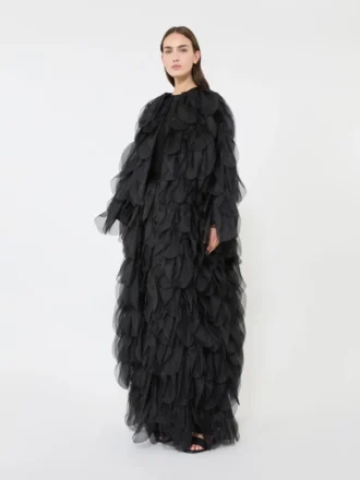 pullover aus stretch viskose schwarz 1 330x440 - Langer Rock mit Bl&uuml;tenbl&auml;ttern aus Seidenorganza, schwarz