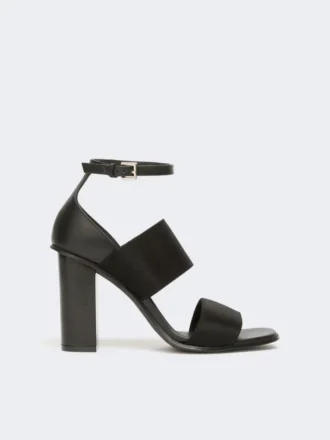 Sandalen aus Kalbsleder und elastischem Gurtband, schwarz
