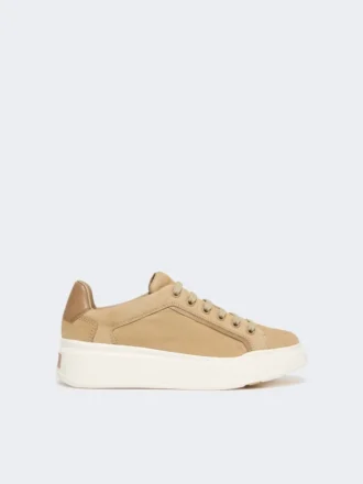 Sneakers aus Wildleder, sandfarben
