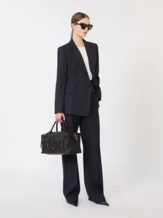 Zweireihiger Nadelstreifen-Blazer aus Wolle, marineblau
